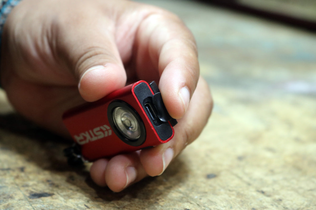 STKR SlimJimmy Keychain Flashlight USB-C highlight